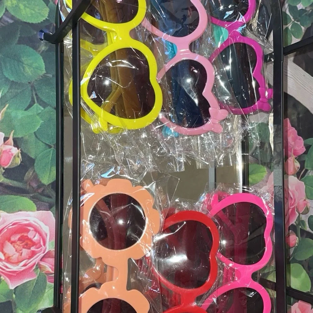 New! 2 x $6 Kids sunglasses adorable